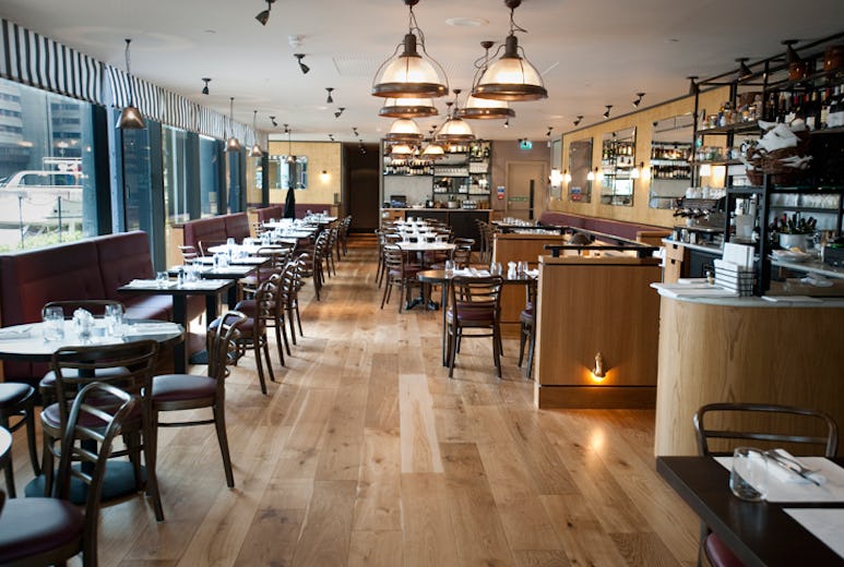 Côte St Katherine Docks