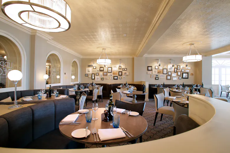 Upper Deck Bar & Restaurant