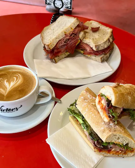 Victor Hugo Deli