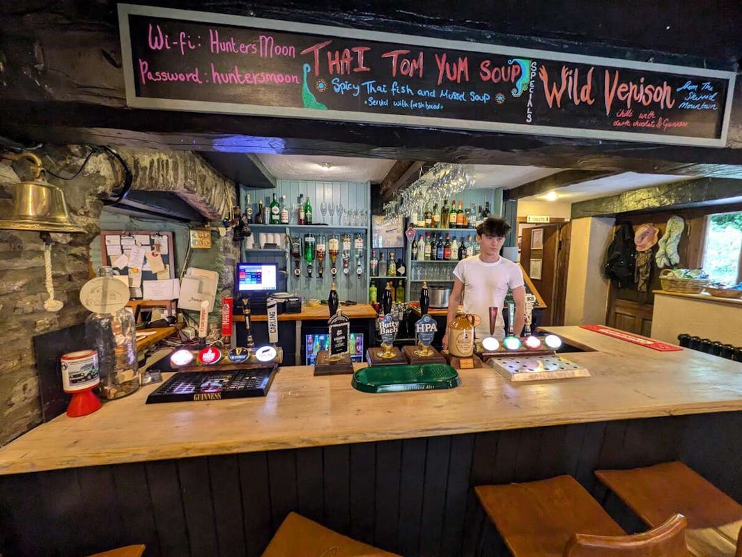 Hunters Moon Inn