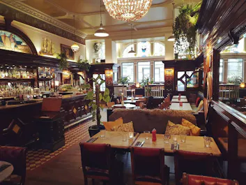 Nobles Café Bar & Restaurant