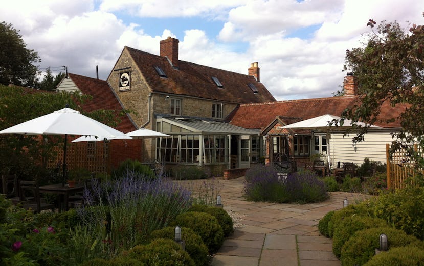 The Mole Inn, Oxfordshire Restaurant Review, Menu, Opening Times