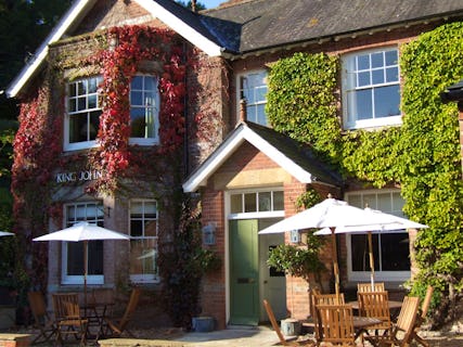 Half Moon - Shaftesbury, Dorset - Restaurant Review, Menu, Opening Times