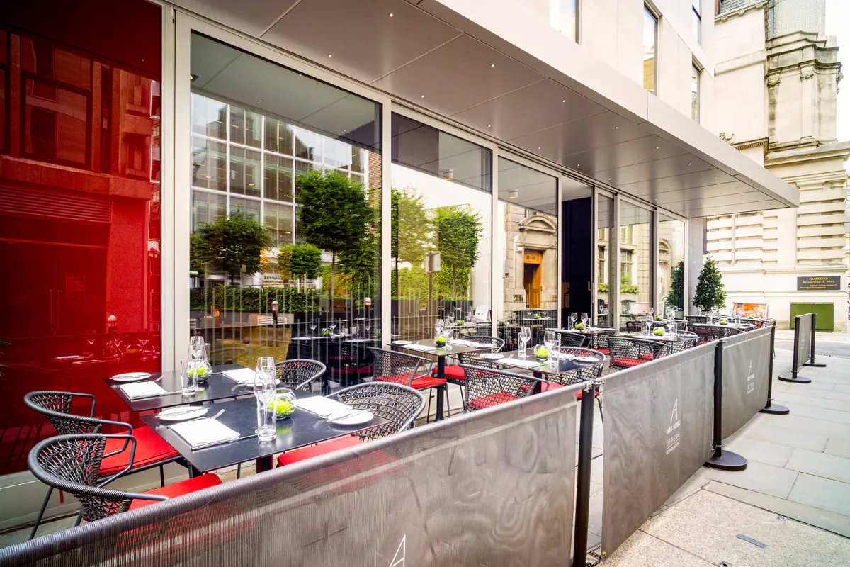 Off The Wall Bar at the Apex London Wall Hotel