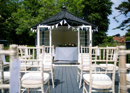 Summer House / Lakeside Jetty