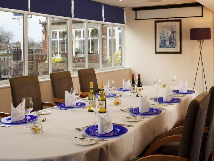 Mercure Thames Lodge Hotel, Staines-Upon-Thames