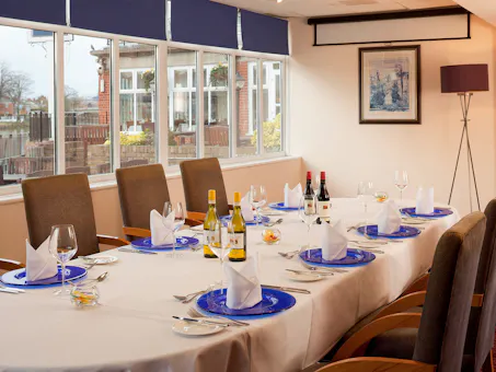 Mercure Thames Lodge Hotel, Staines-Upon-Thames