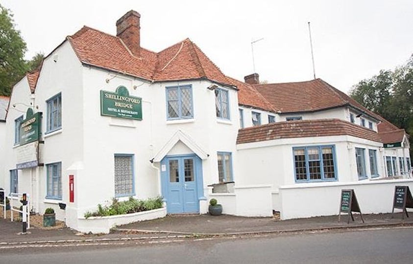 Shillingford Bridge Hotel