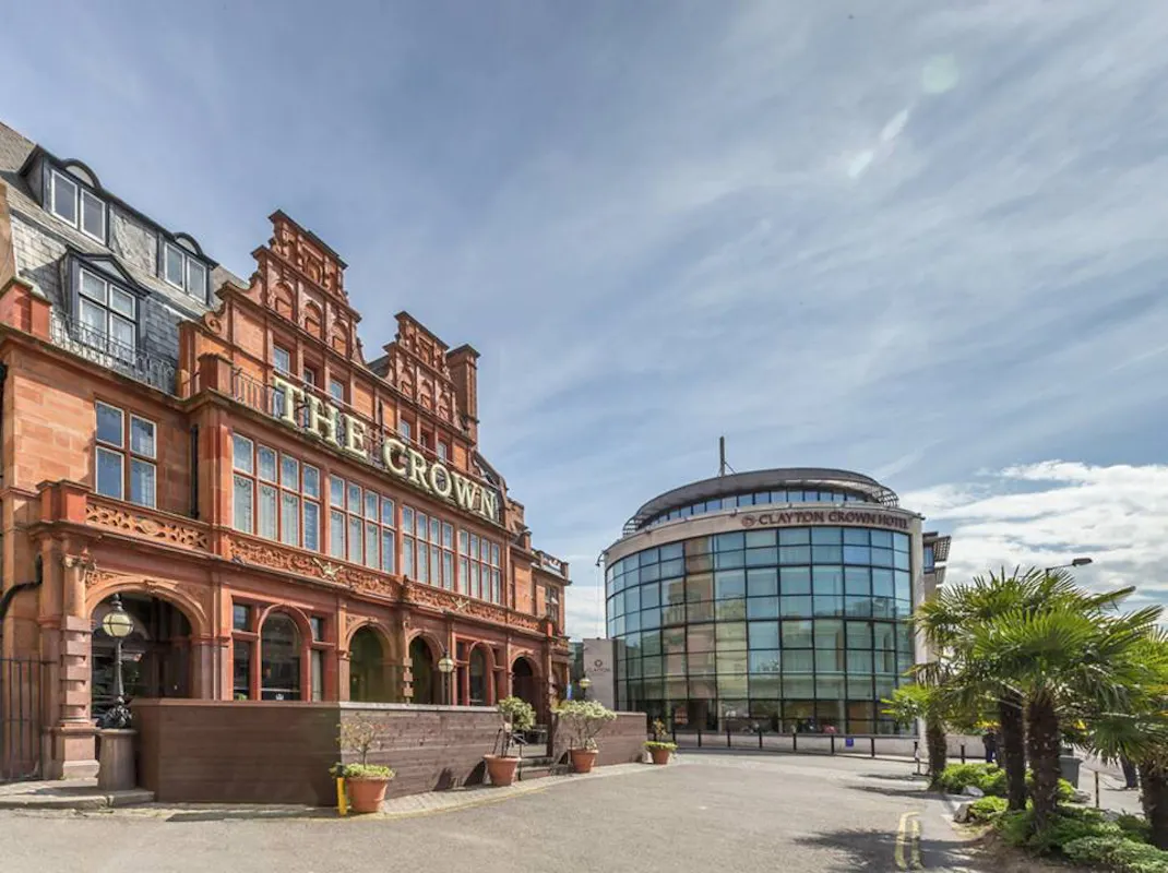 Clayton Crown Hotel