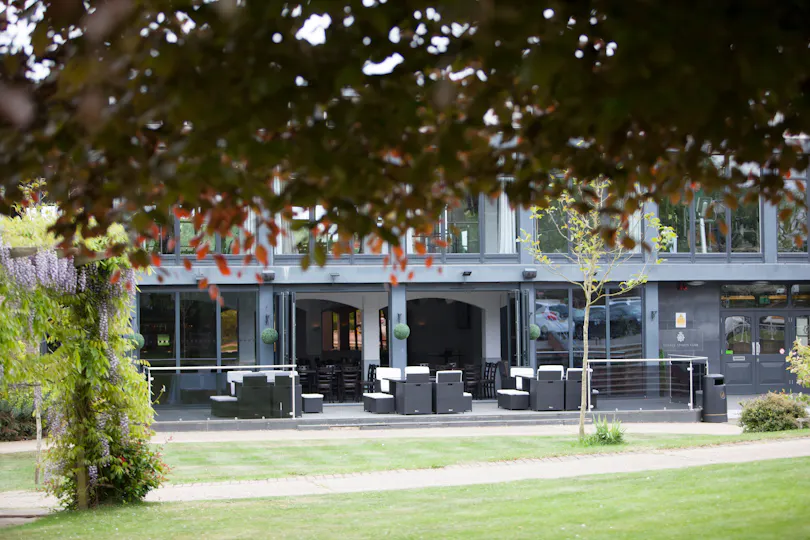 Metropolitan Bushey Sports and Events Club 