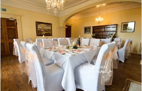 Glewstone Court Hotel & Restaurant