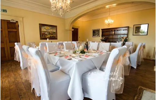 Glewstone Court Hotel & Restaurant