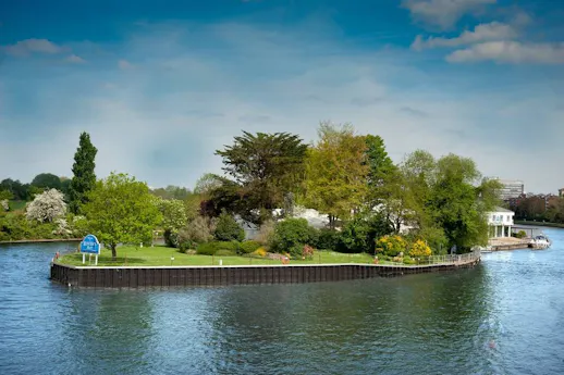 Raven's Ait