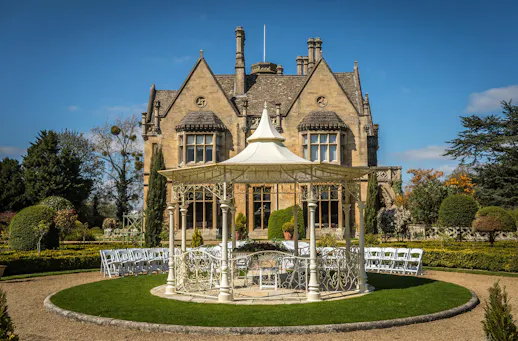 Manor By The Lake