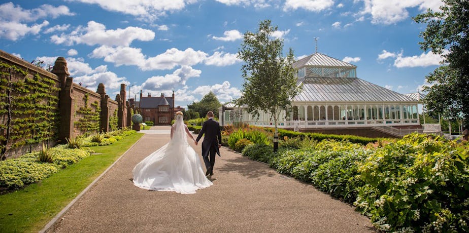 Isla Gladstone Conservatory