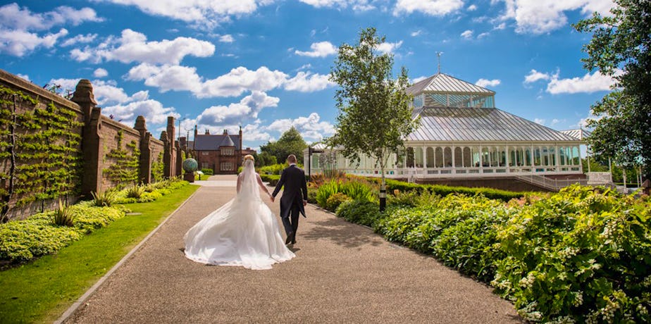 Isla Gladstone Conservatory