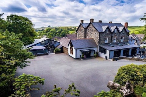 Wolfscastle Country Hotel & Spa