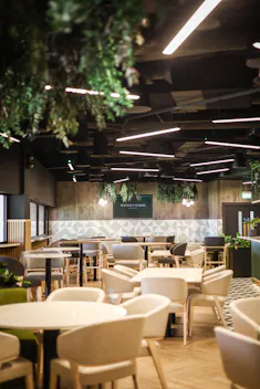 Knightwood Lounge