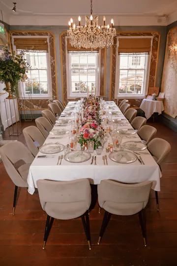 Square Grill Restaurant and Bar 
