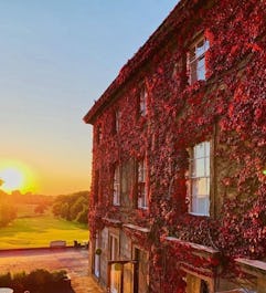 Shaw Hill Hotel Golf And Country Club