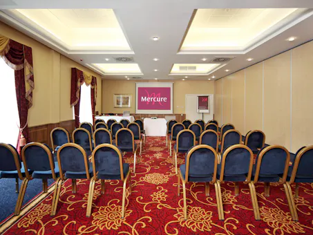 Mercure Letchworth Hall Hotel