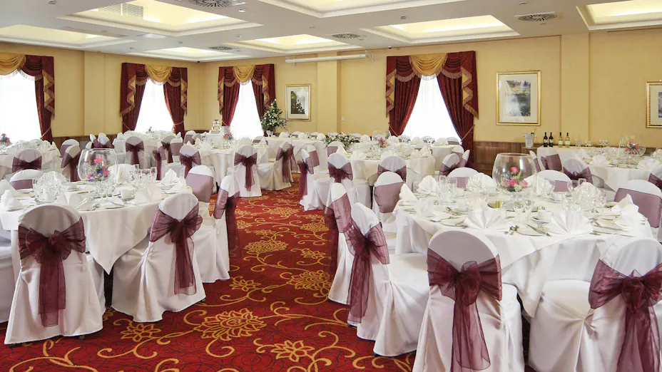 Mercure Letchworth Hall Hotel, wedding venue in Hertfordshire - Wedding ...