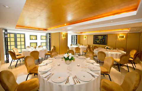 St James Club In London
