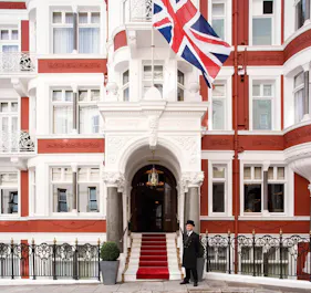 St James Club In London