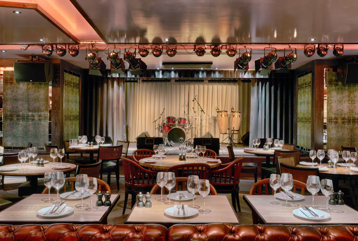 100 Wardour St